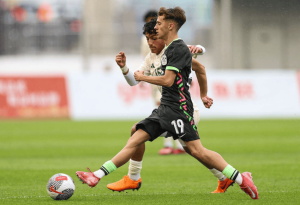 Corey Da Cruz streaks past an opposition player